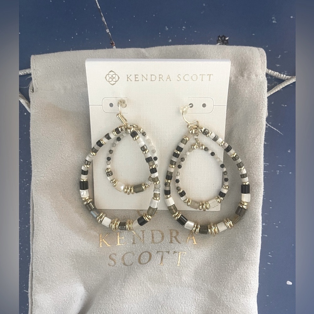 Kendra Scott Bree Earrings perfect condition!